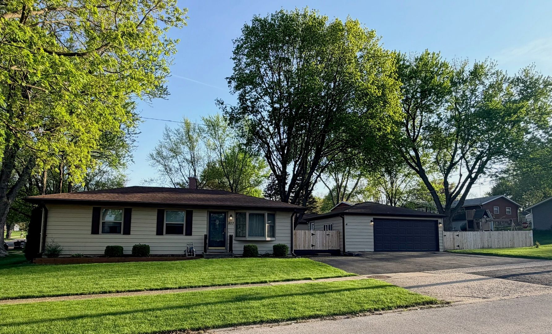 827 Sunbury Road — South Elgin, IL 60177