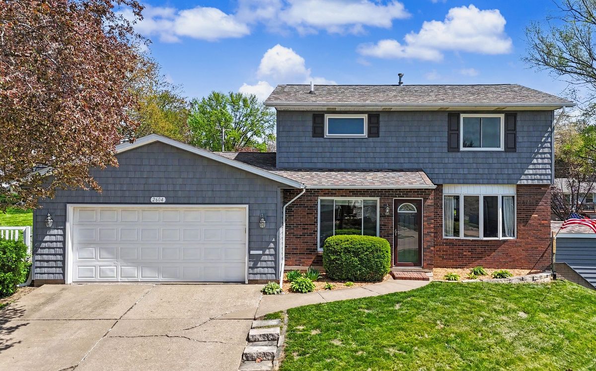 2604 34th Street Court, Davenport, IA 52807