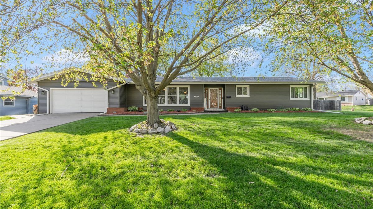 2900 27th Street, Rock Island, IL 61201