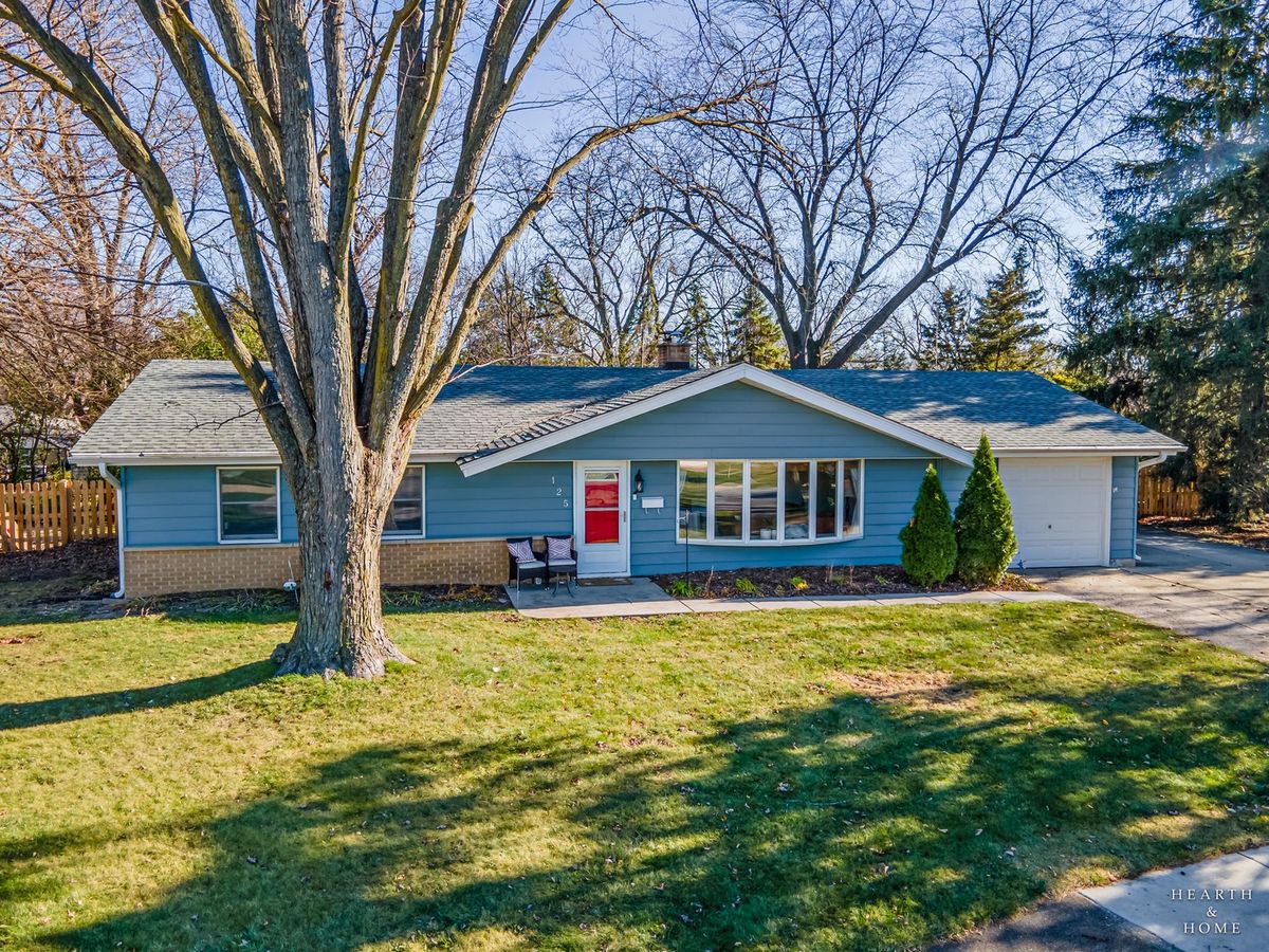 125 Weymouth Court, Schaumburg, IL 60193