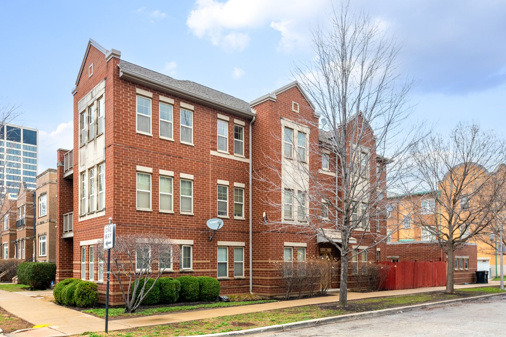 16 W 36th Street #3 — Chicago, IL 60609