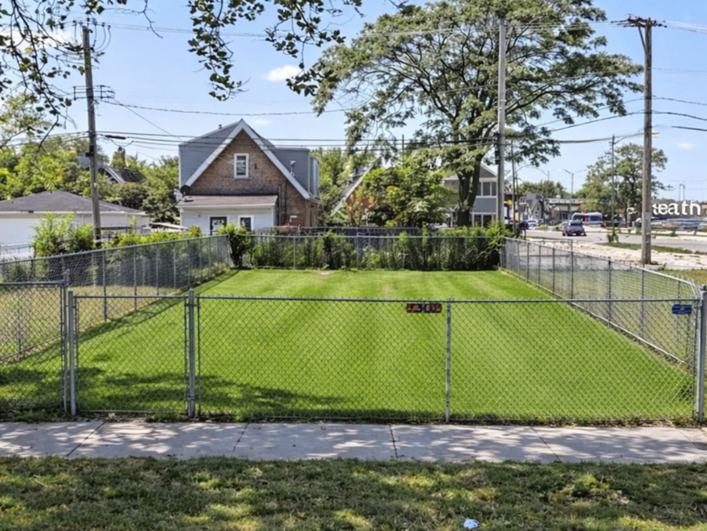 1302 S Oakley Avenue — Chicago, IL 60608