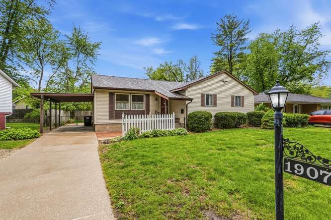 1907 Weaver Street — Urbana, IL 61802