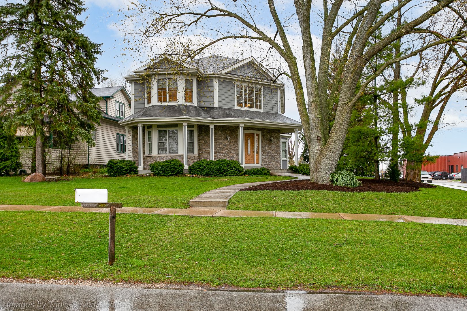 831 N Yale Avenue — Villa Park, IL 60181
