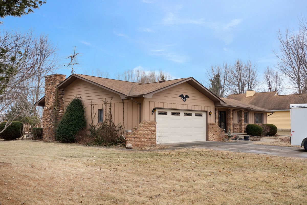 67 Crestview Drive, Geneseo, IL 61254