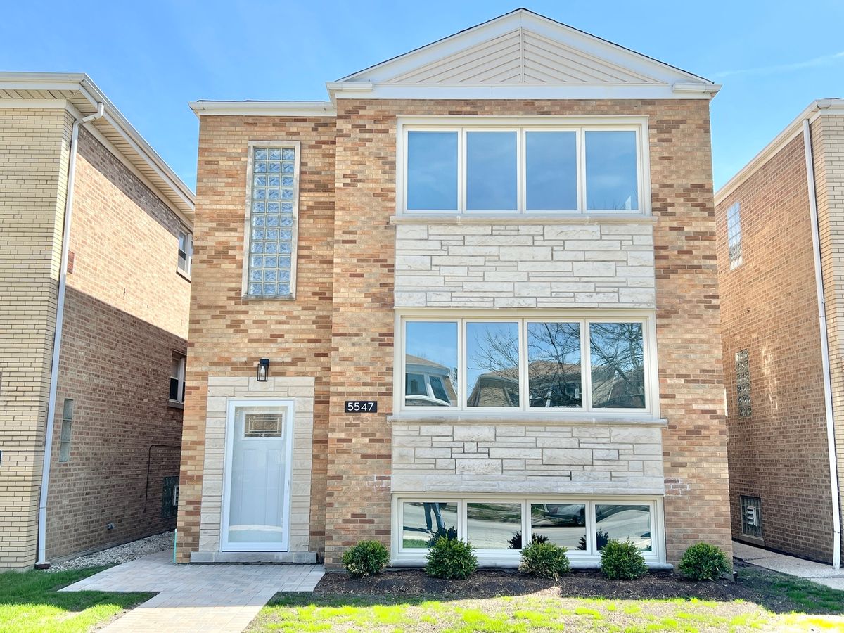 5547 Central Avenue, Chicago, IL 60630