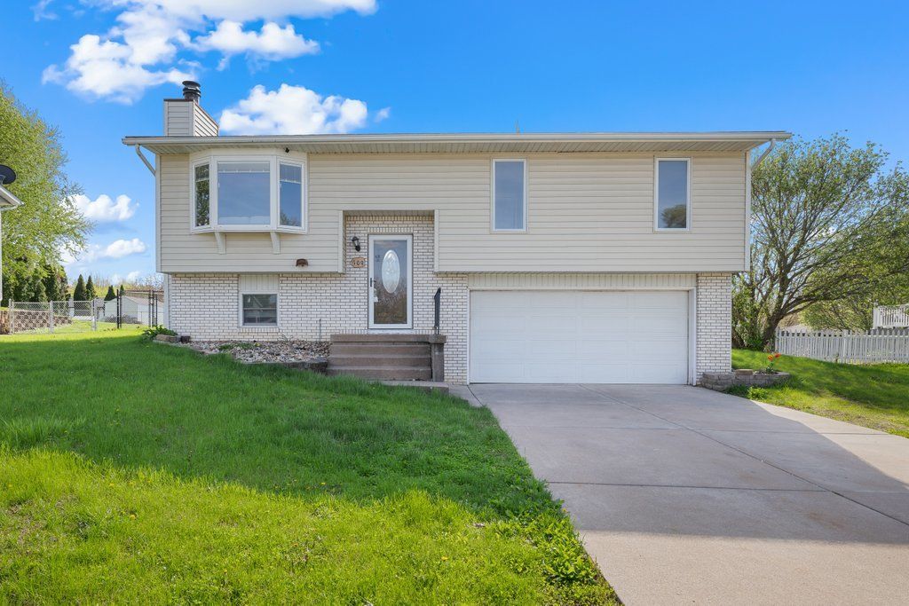 109 Blackhawk Drive, Park View, IA 52748