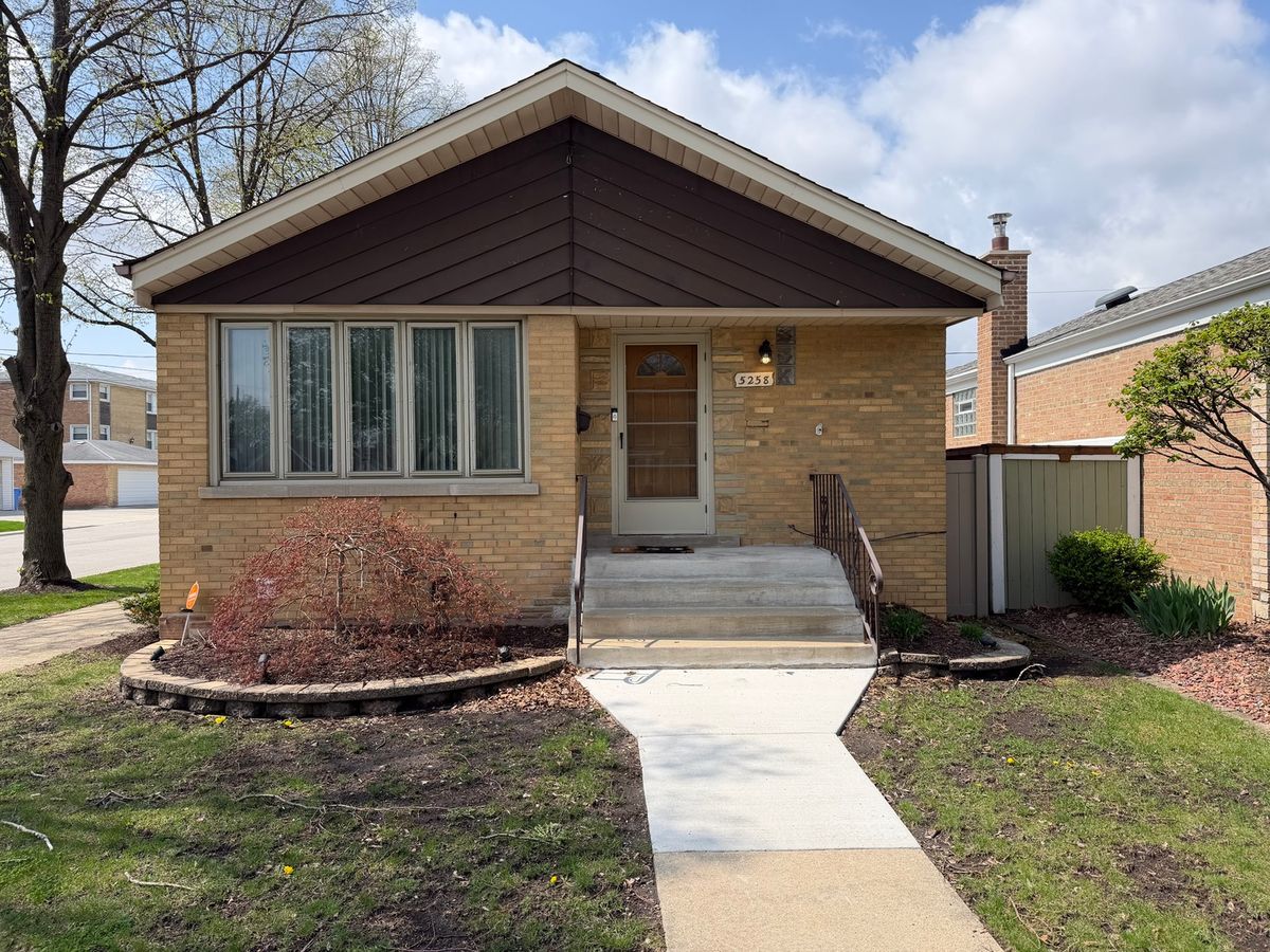 5258 Mulligan Avenue, Chicago, IL 60638