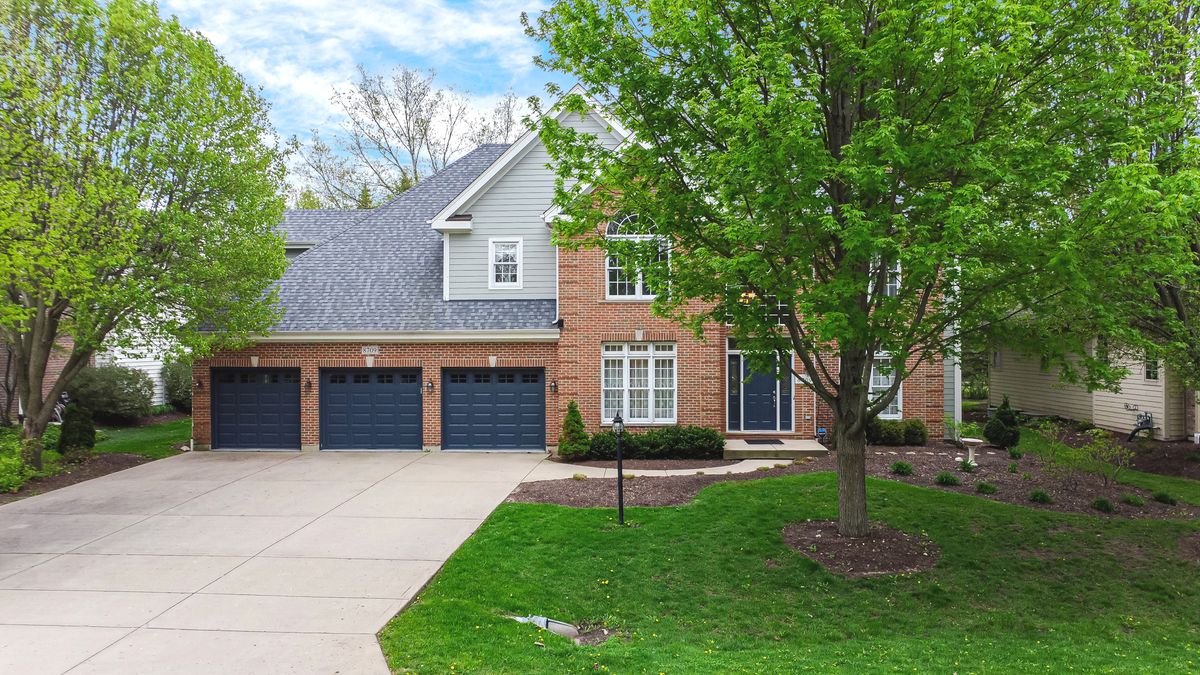 8709 Shade Tree Circle, Lakewood, IL 60014