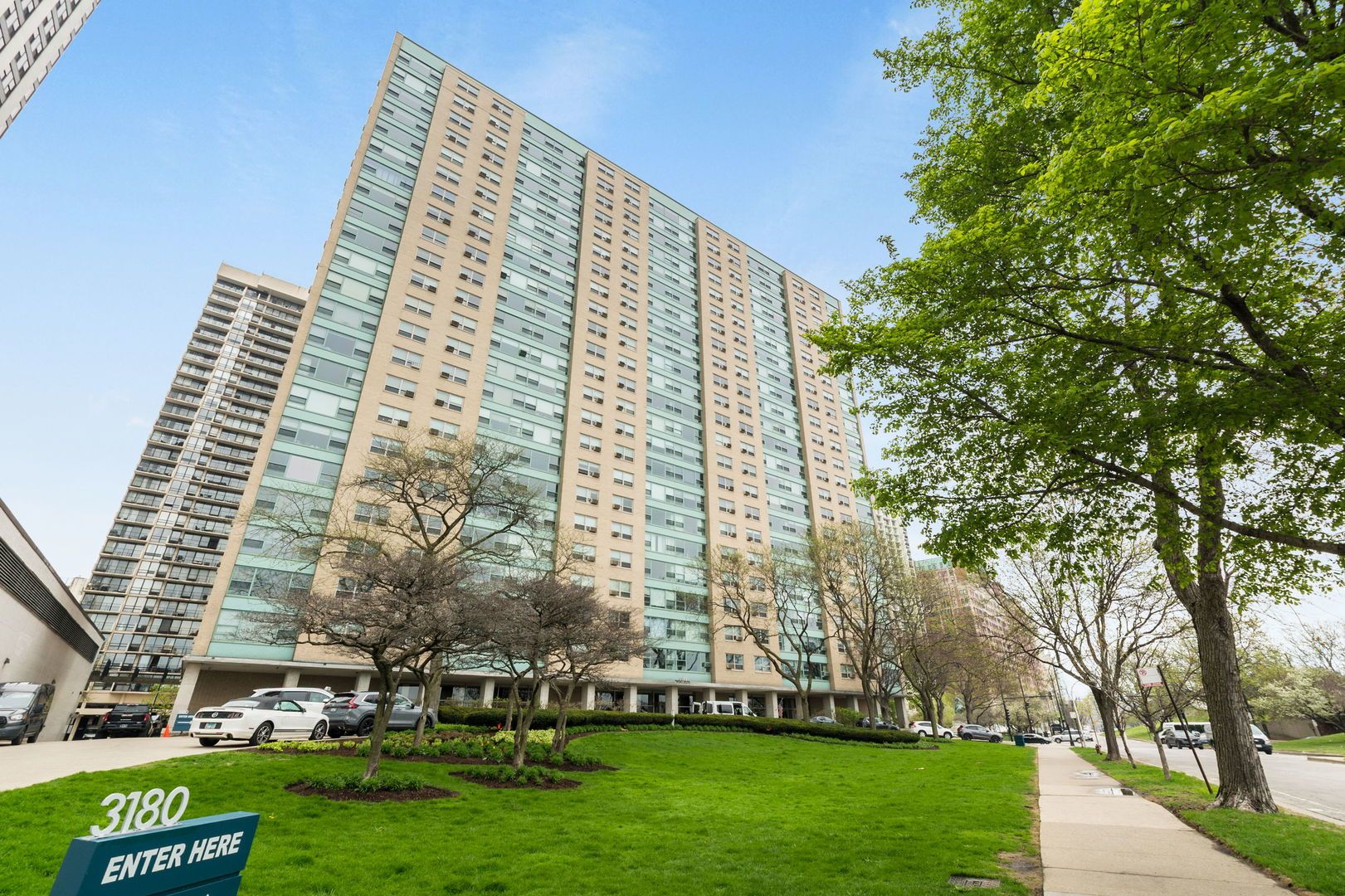 3180 N Lake Shore Drive #6E — Chicago, IL 60657