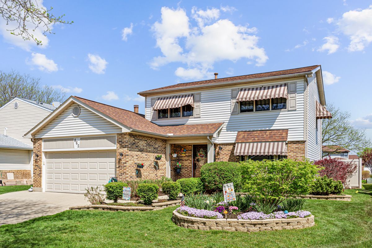 865 Debra Lane — Elk Grove Village, IL 60007
