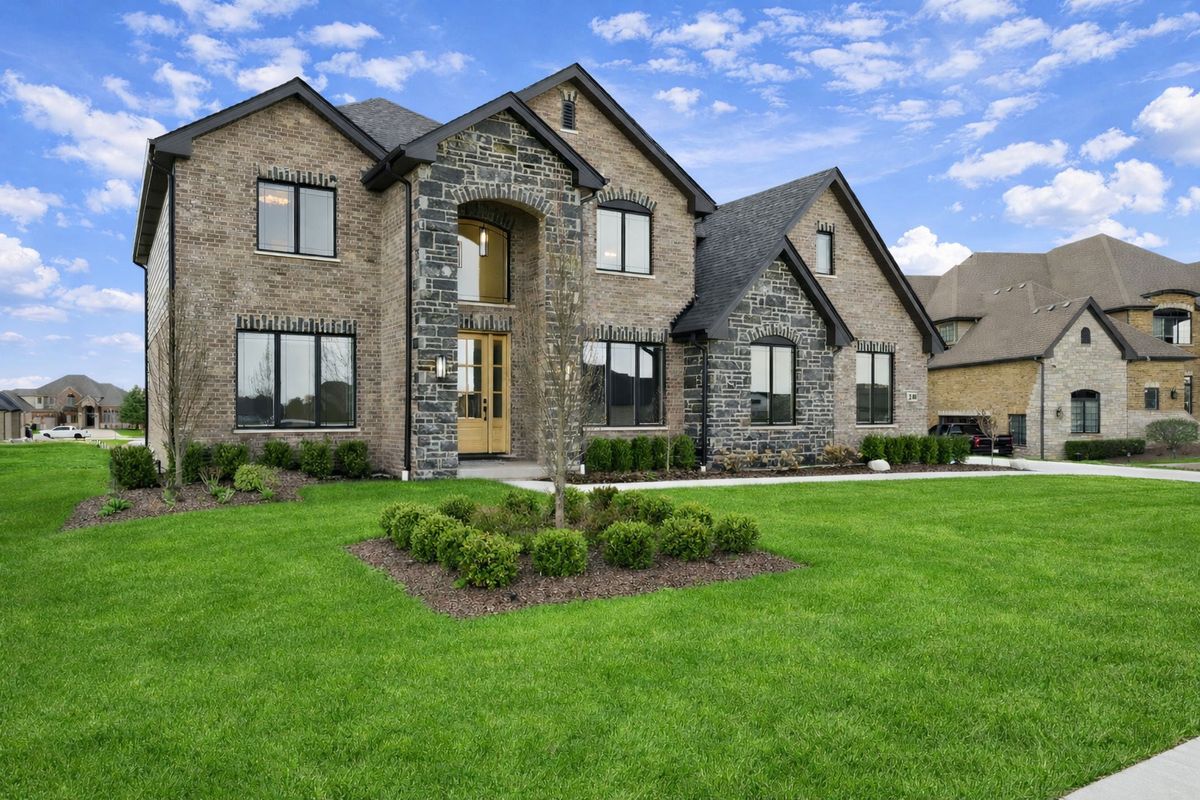 23380 Jackson Court, Frankfort, IL 60423