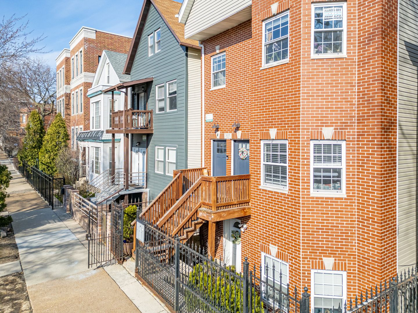 3115 N Oakley Avenue — Chicago, IL 60618