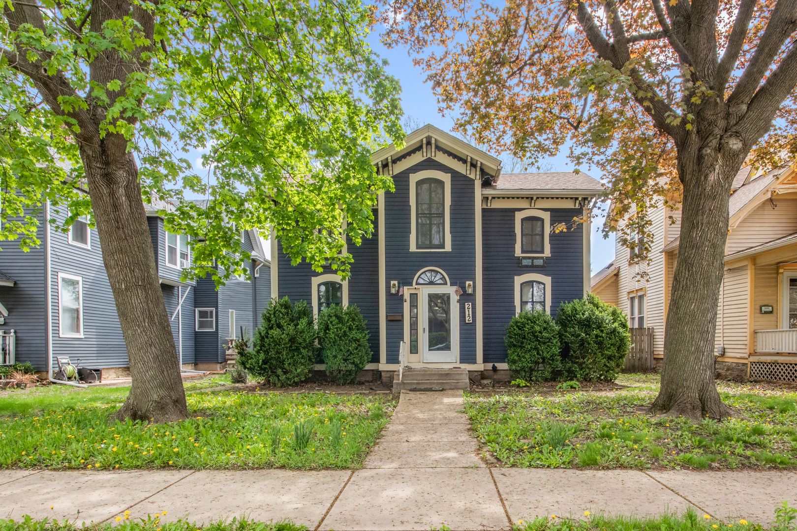 212 S 4th Street — Aurora, IL 60505