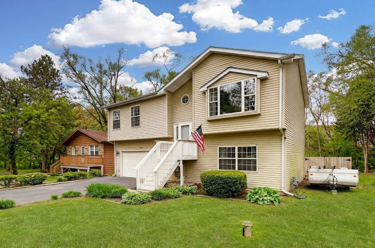 34782 N Oakside Avenue, Ingleside, IL 60041