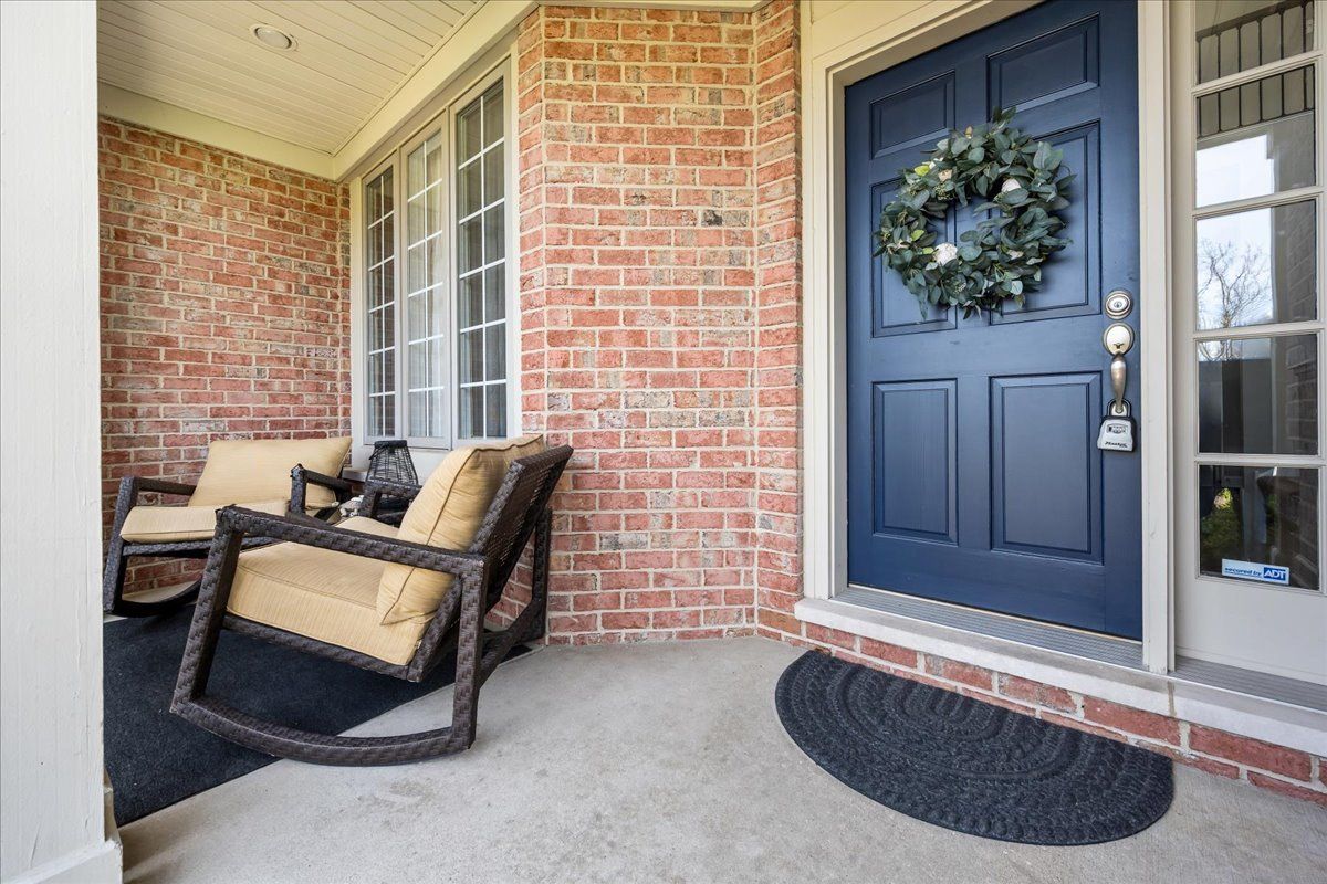 1924 Wyndham Circle, Glenview, IL 60025