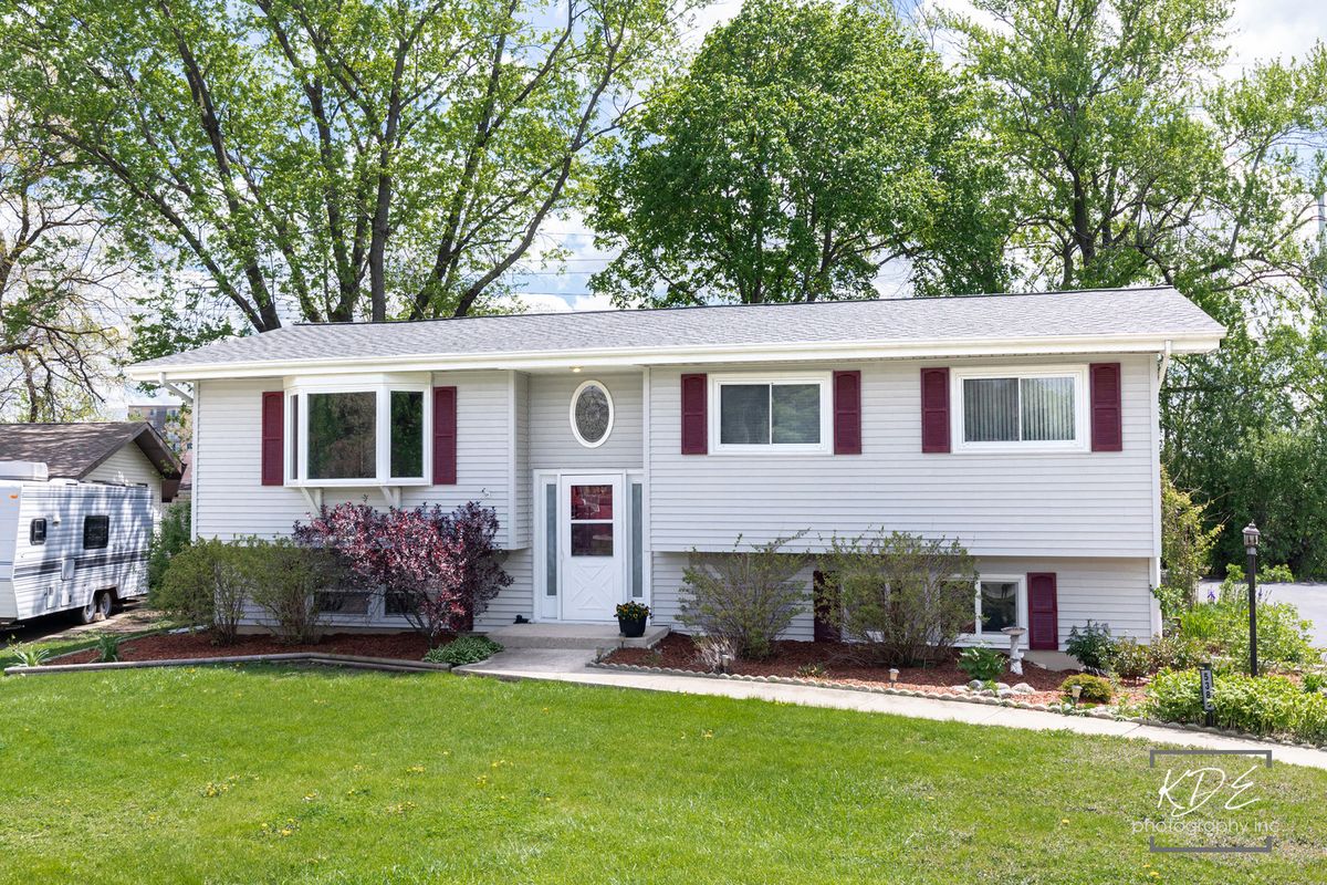 5385 Westview Lane, Lisle, IL 60532