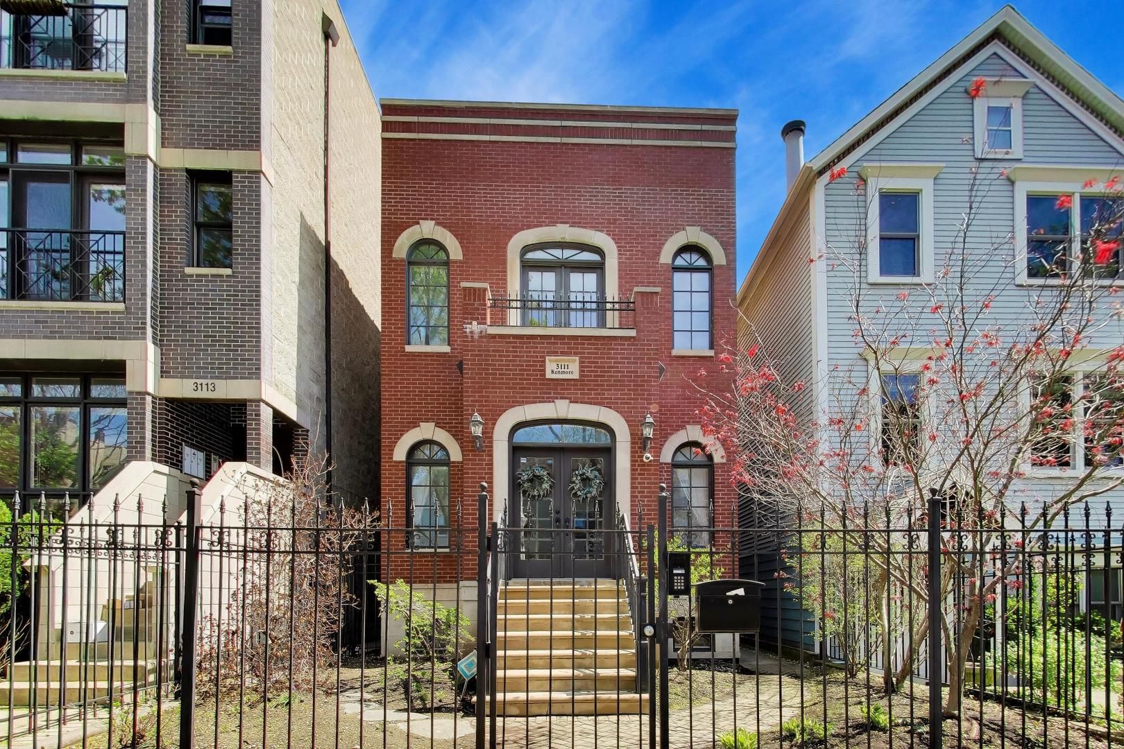 3111 N Kenmore Avenue — Chicago, IL 60657