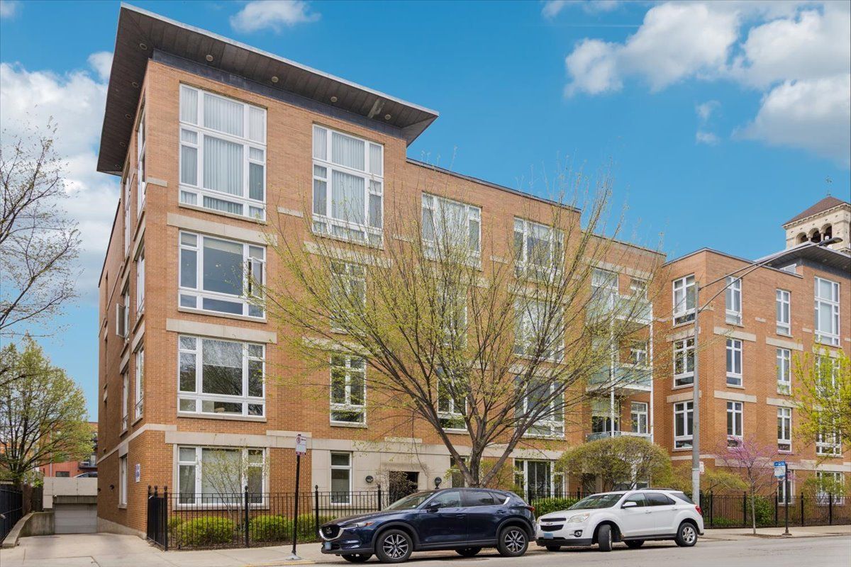 4150 Sheridan Road, Chicago, IL 60613