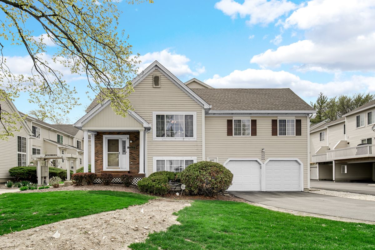 1621 Liberty Street, Hanover Park, IL 60133