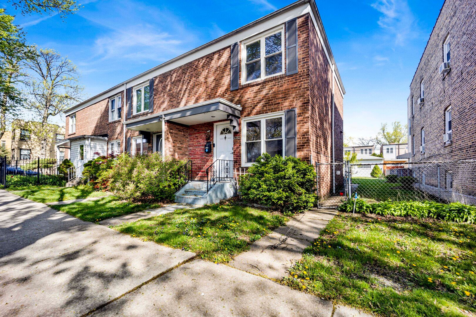 3752 W Cornelia Avenue — Chicago, IL 60618