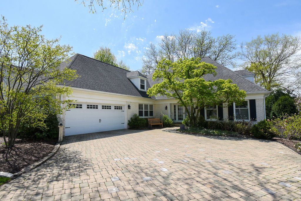 5724 Lawn Drive, Western Springs, IL 60558