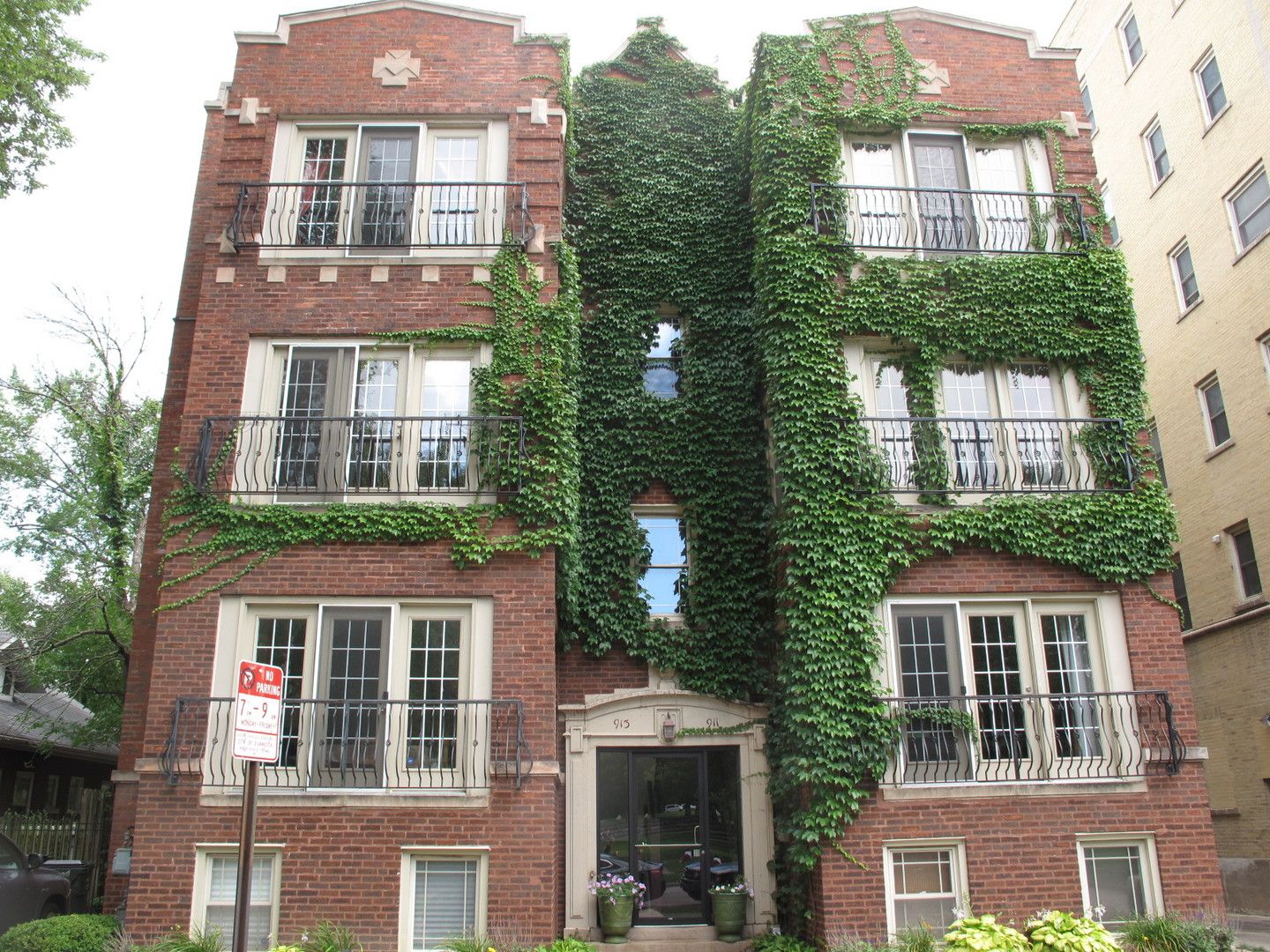 911 Maple Avenue #2N — Evanston, IL 60202