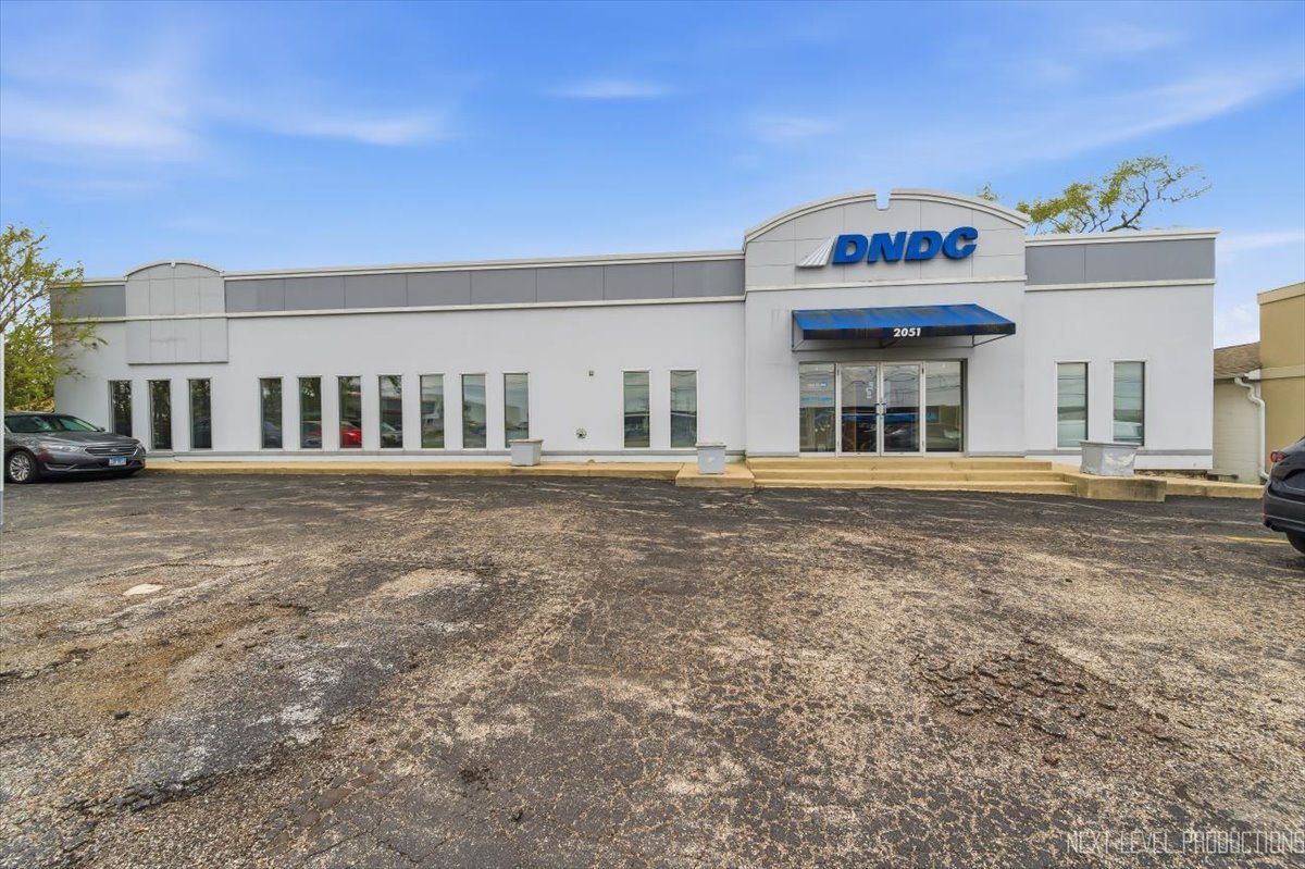 2051 Ogden Avenue, Downers Grove, IL 60515
