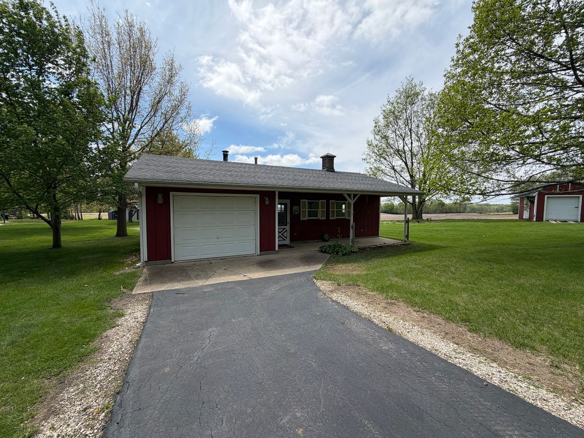 8507 Hickory Hills Drive, Fenton, IL 61251