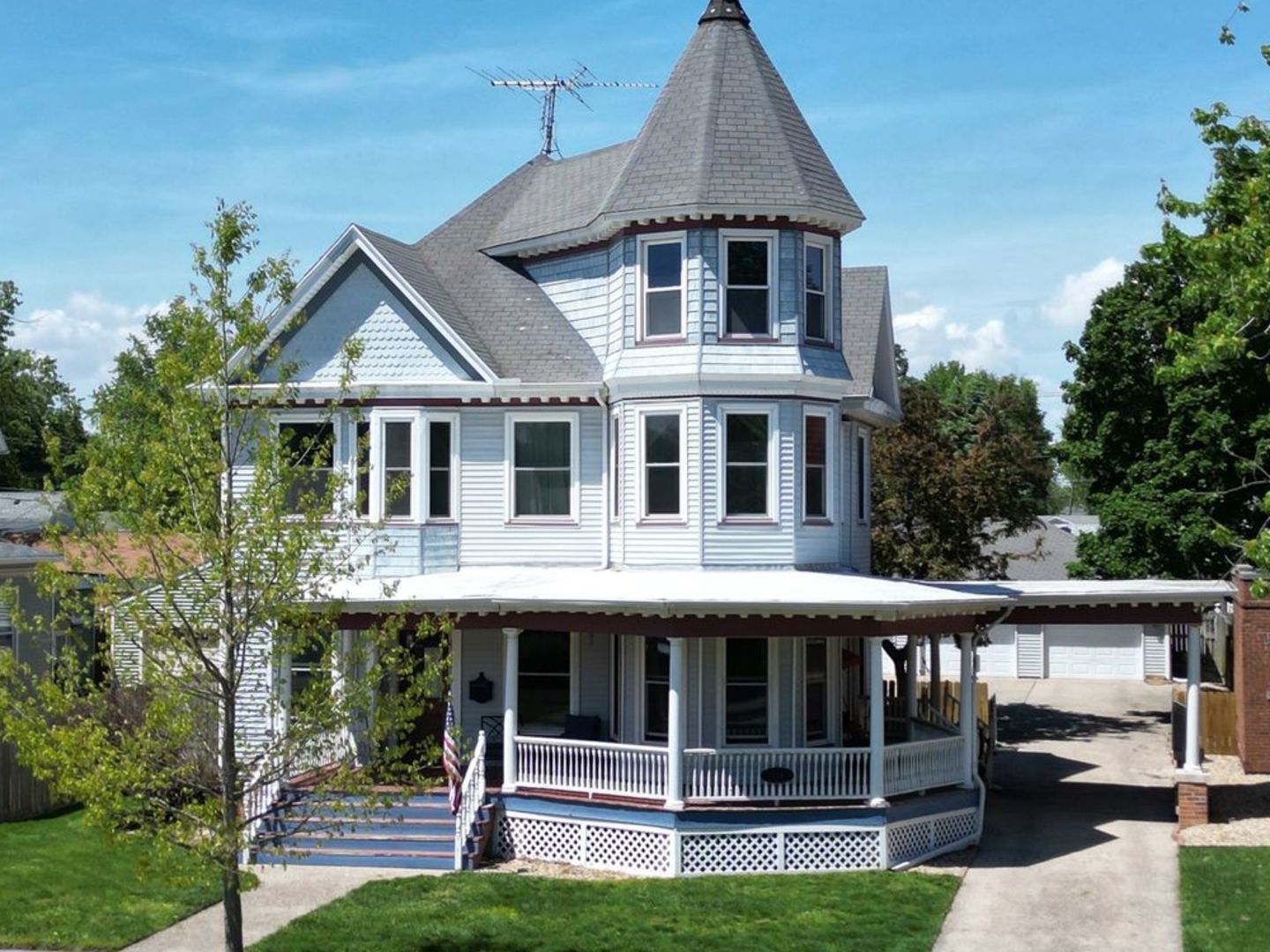 411 W Main Street — Clinton, IL 61727