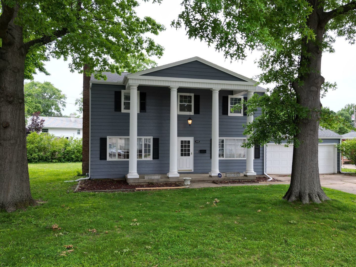 4103 N Newcastle Drive — Decatur, IL 62526