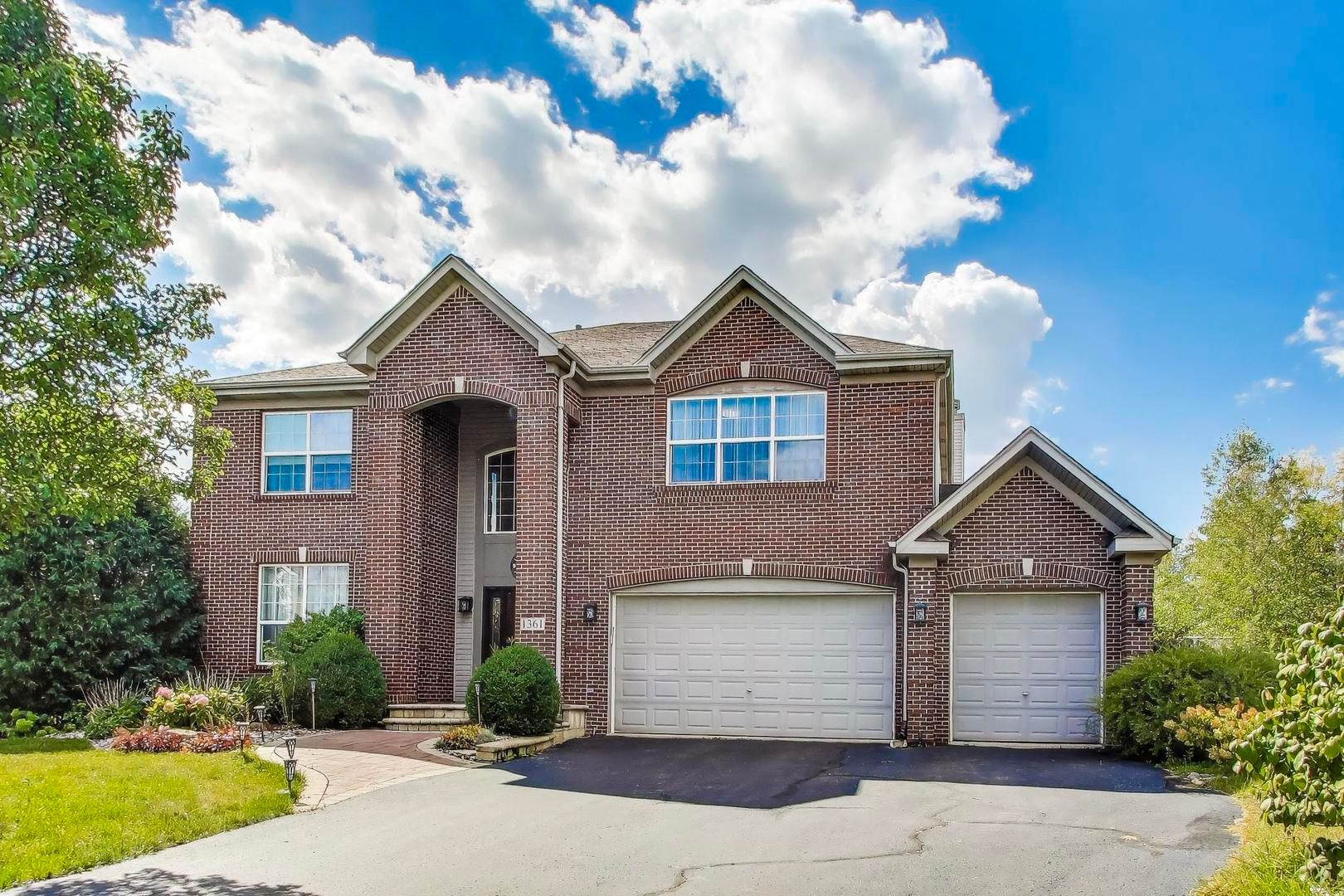 1361 Brentwood Trail — Bolingbrook, IL 60490