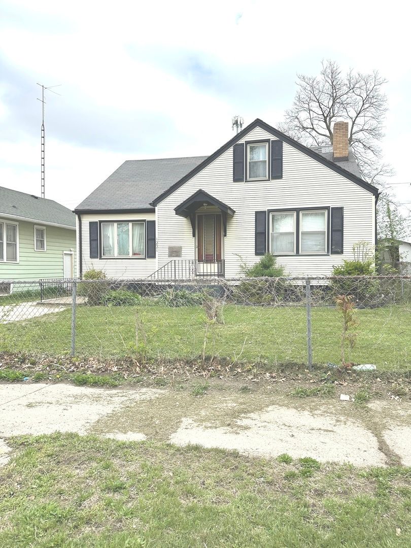 1221 E CHESTNUT Street — Kankakee, IL 60901