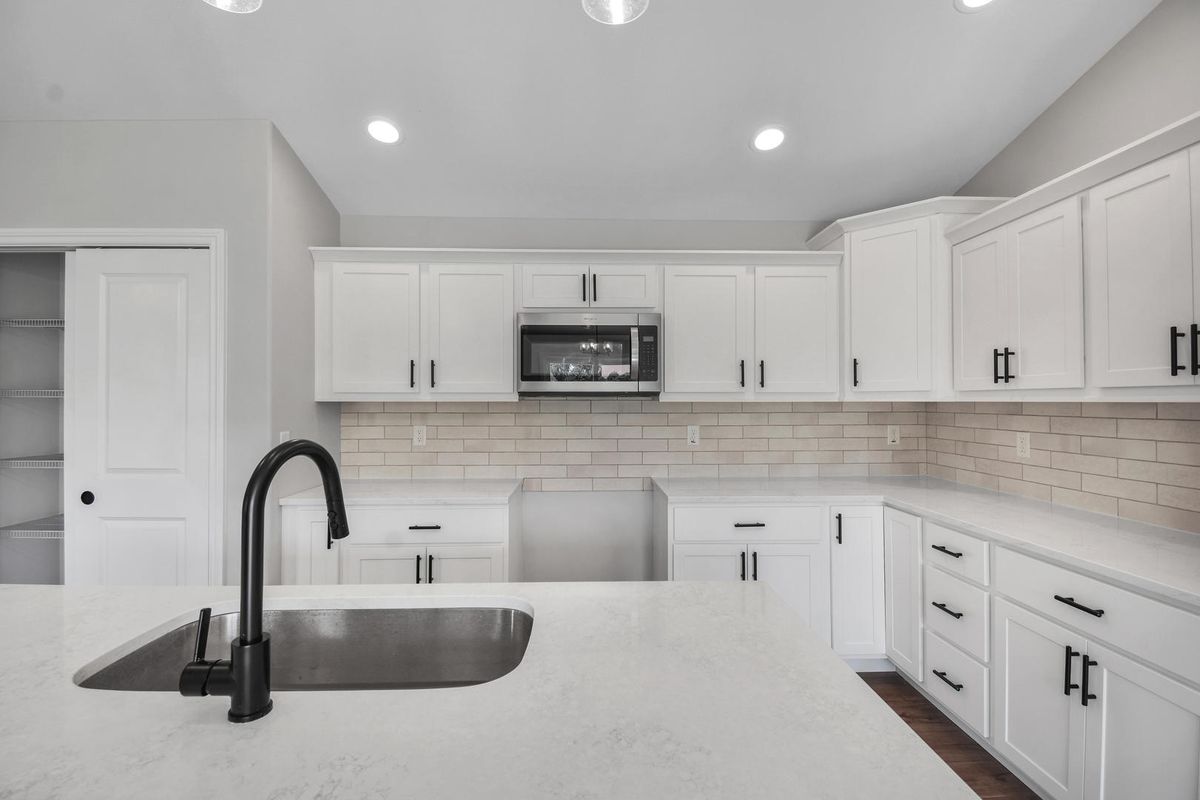 704 Cates Drive, Mahomet, IL 61853