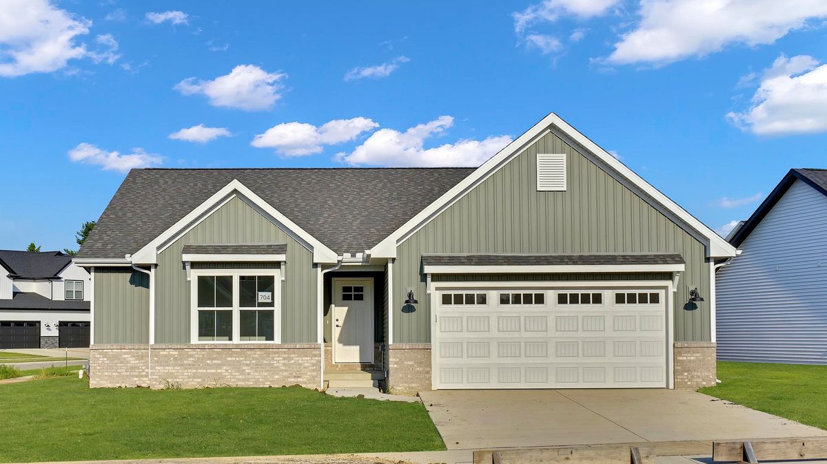 704 Cates Drive, Mahomet, IL 61853