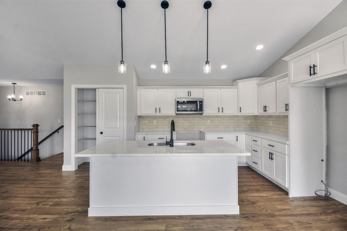 704 Cates Drive, Mahomet, IL 61853