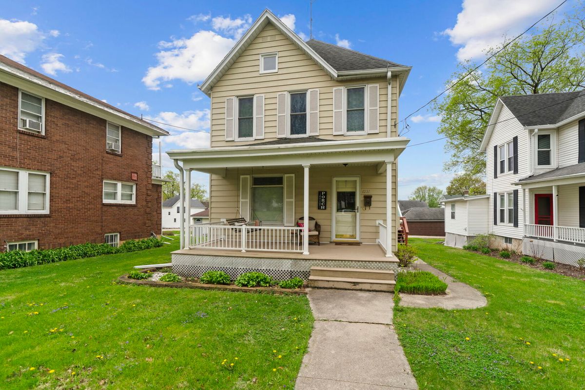 1221 Lincoln Boulevard, Freeport, IL 61032