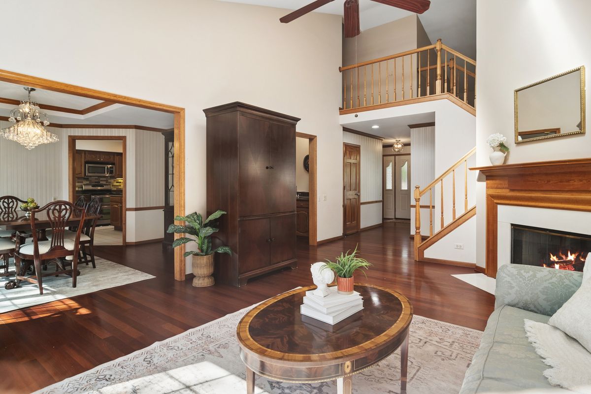 525 Cherbourg Drive, Buffalo Grove, IL 60089