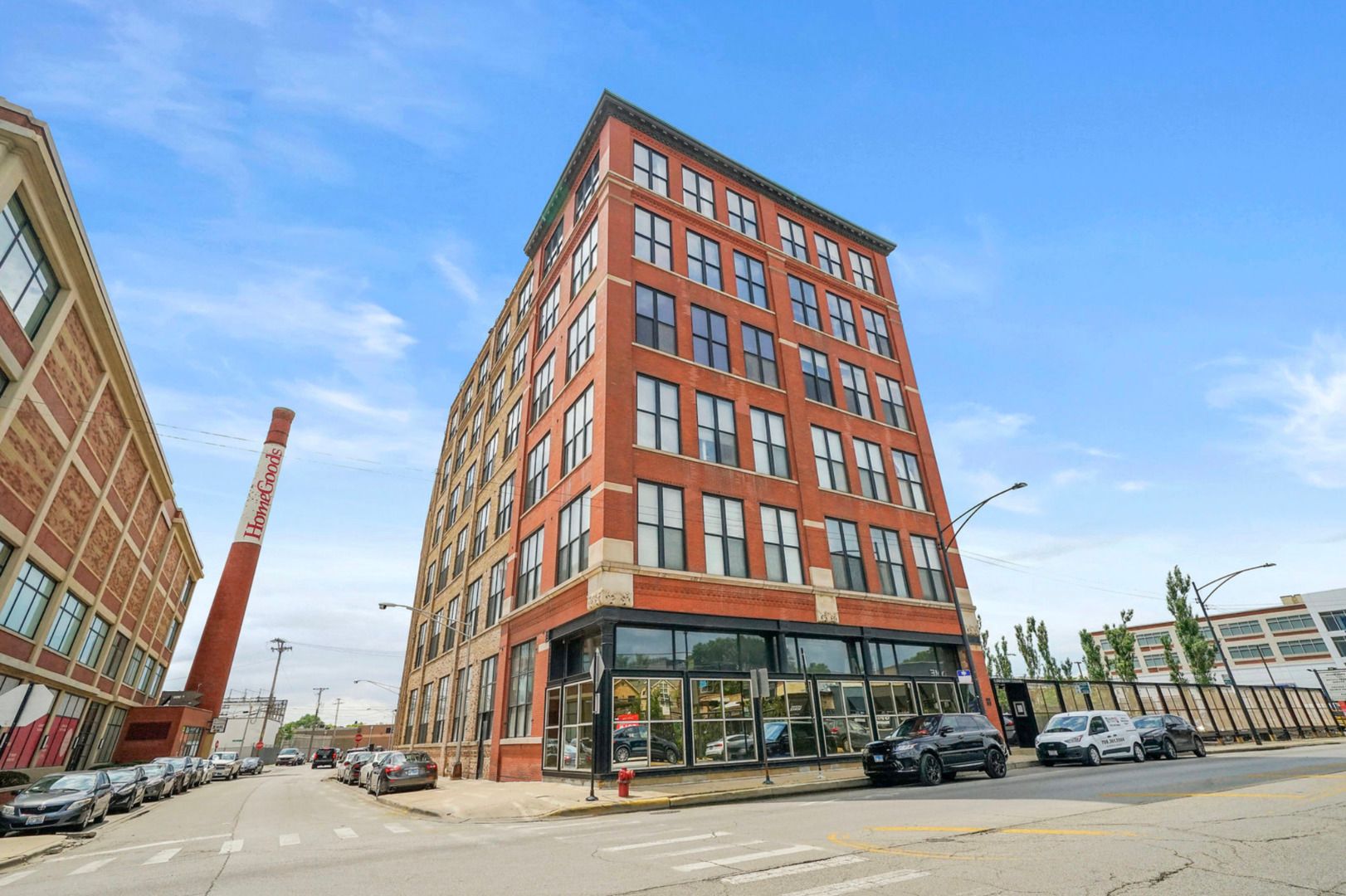 1872 N Clybourn Avenue #204 — Chicago, IL 60614