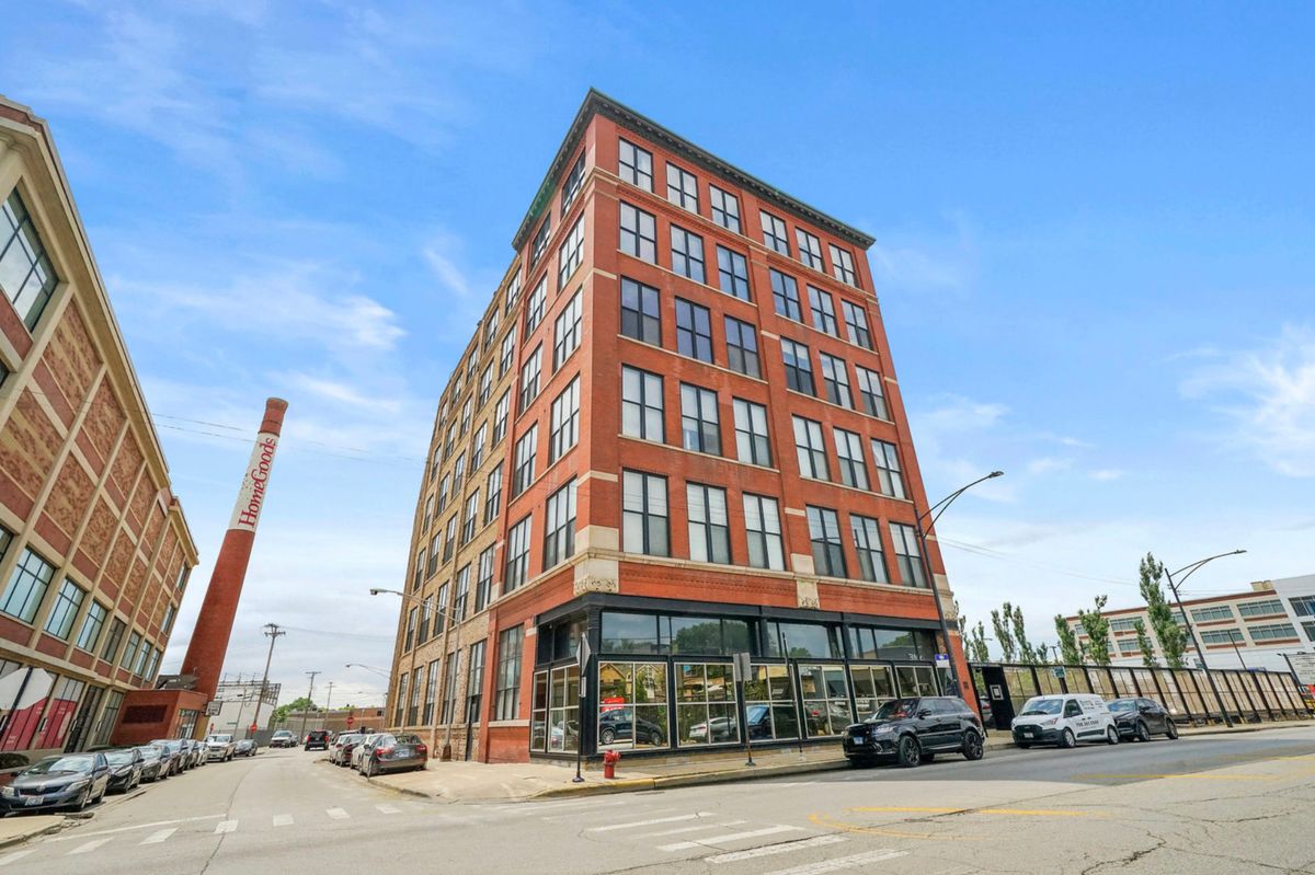 1872 Clybourn Avenue, Chicago, IL 60614