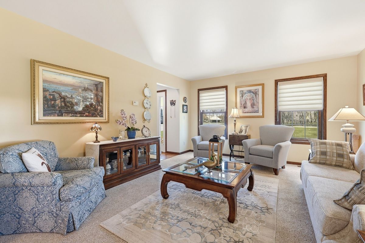 1967 E Cross Road, Galena, IL 61036