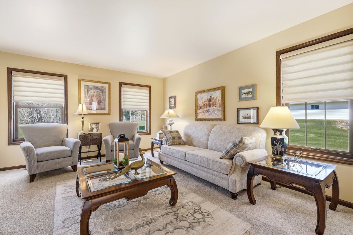 1967 E Cross Road, Galena, IL 61036