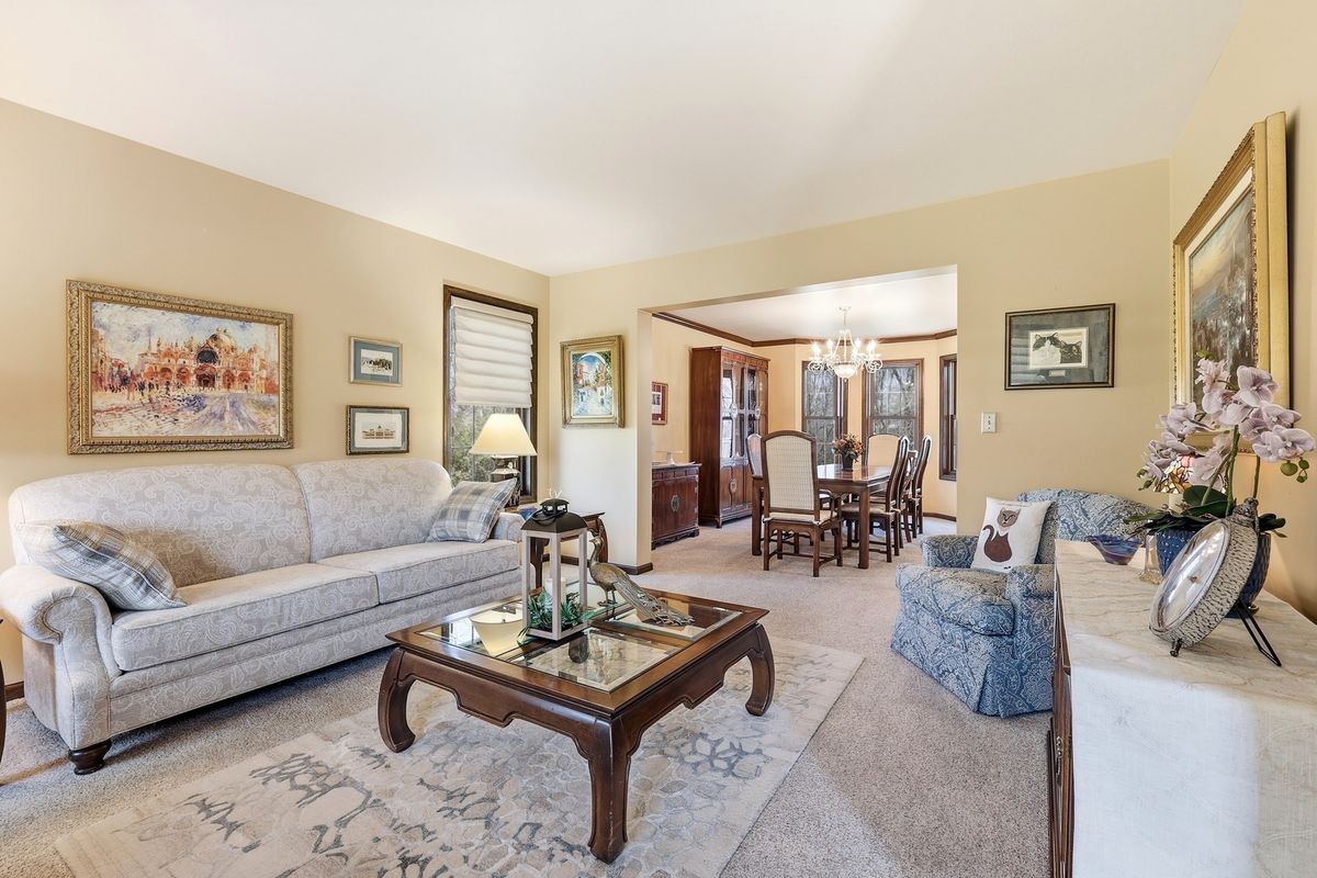 1967 E Cross Road, Galena, IL 61036