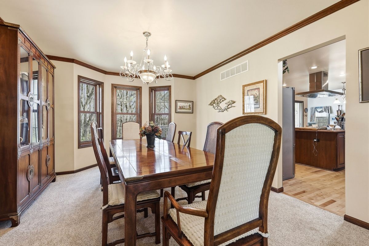 1967 E Cross Road, Galena, IL 61036
