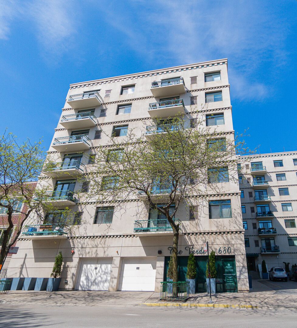 680 N GREEN Street #609 — Chicago, IL 60642