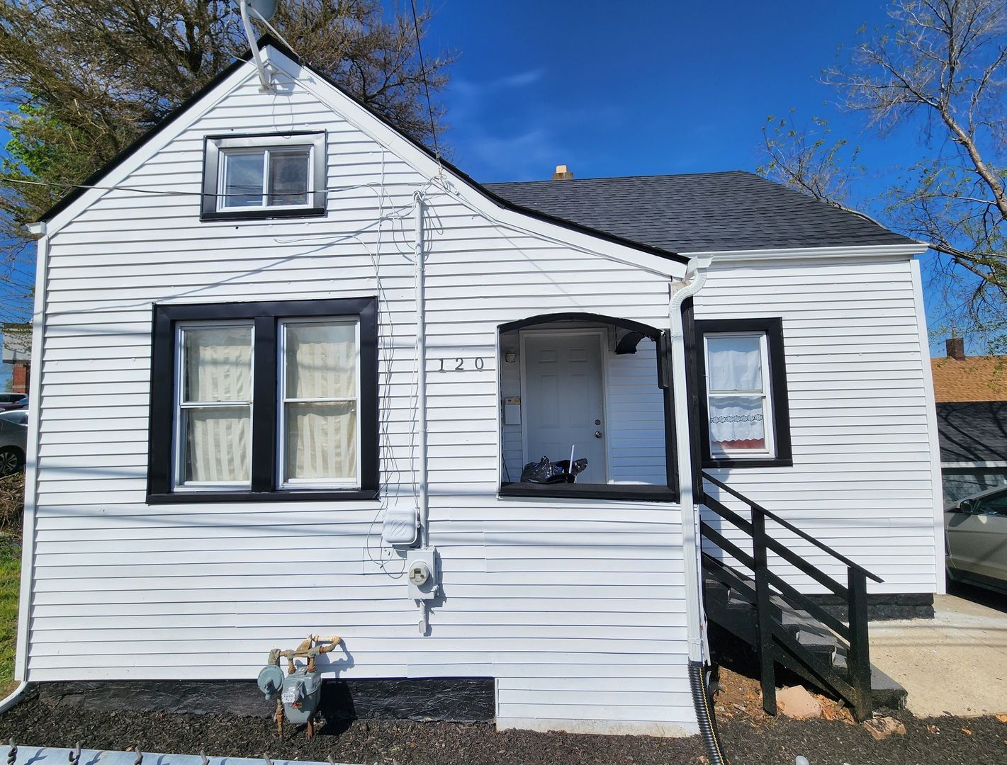 120 N OHIO Street — Aurora, IL 60505
