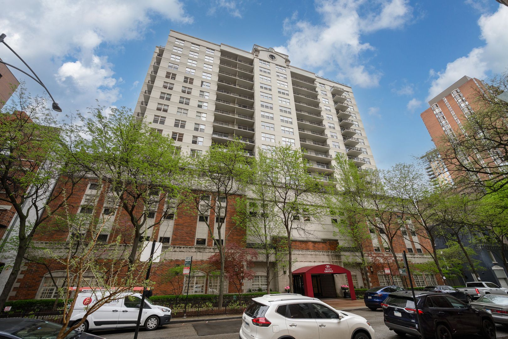 21 W Chestnut Street #901 — Chicago, IL 60610
