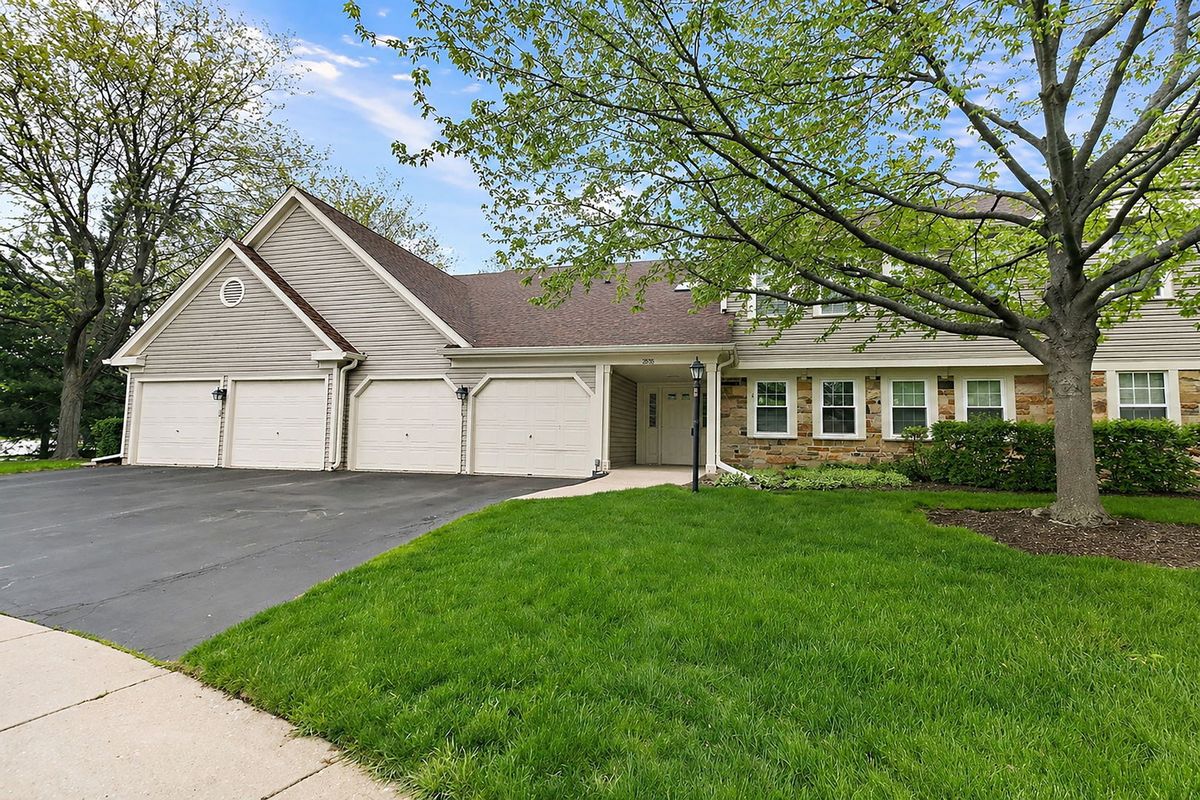 2838 Meadow Lane, Schaumburg, IL 60193