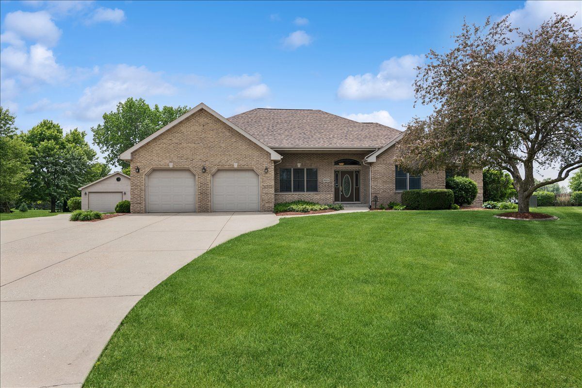 18854 S Palomino Court — Shorewood, IL 60404