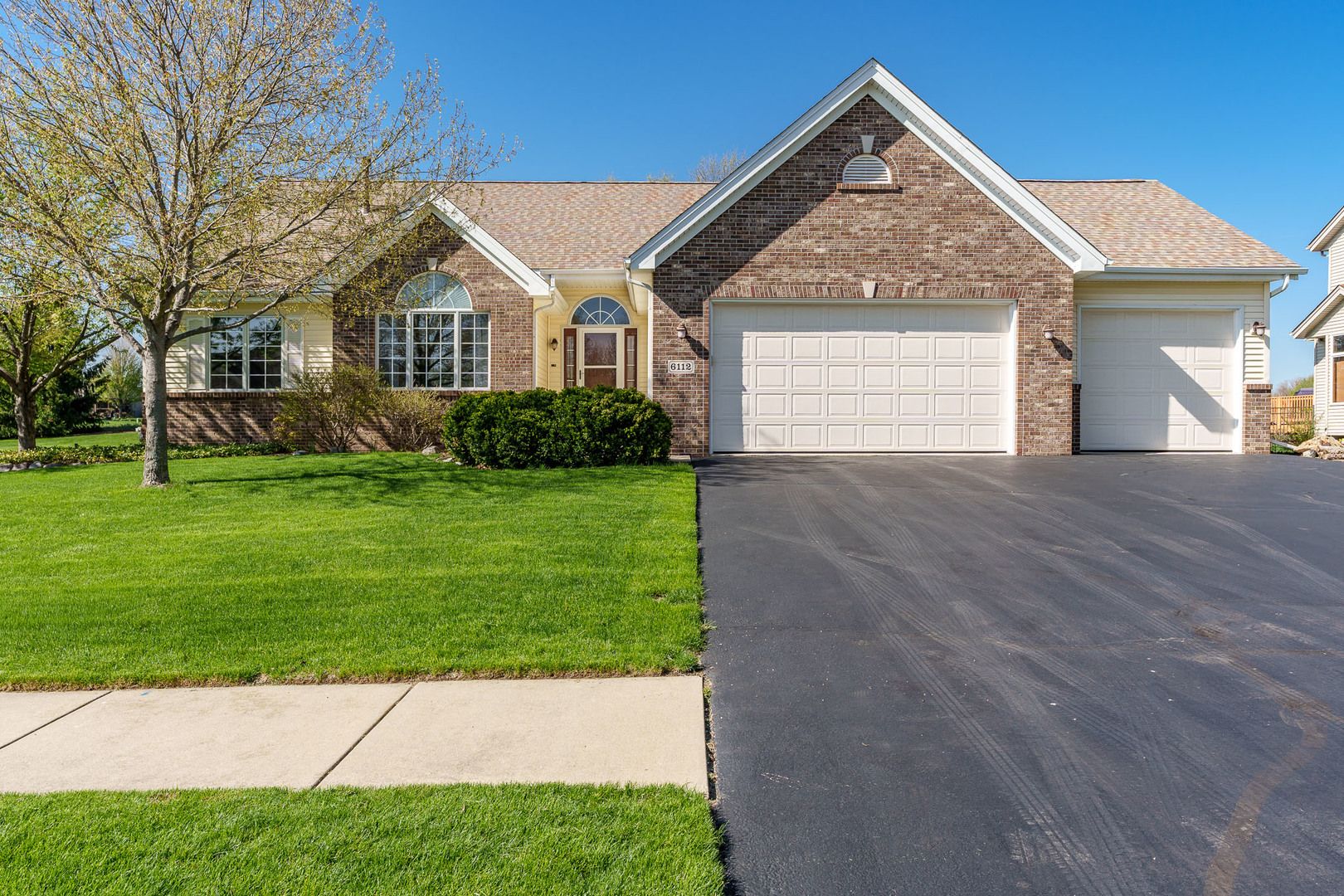 6112 Windflower Way — Roscoe, IL 61073